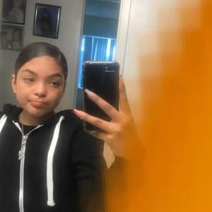 Meet your Posher, Yoselin